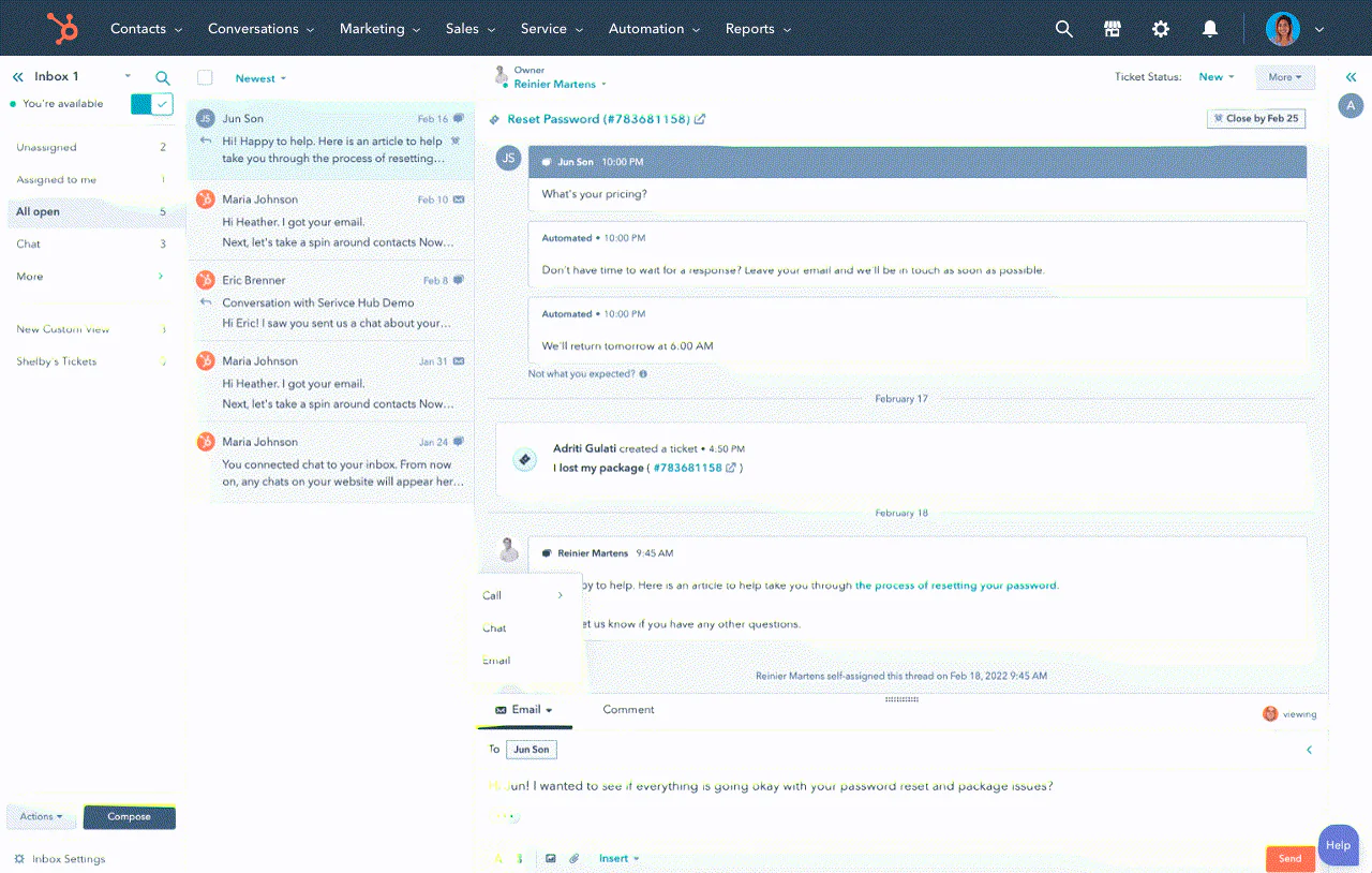 HubSpotʼning Conversations inboxi: chapda ochiq yozishmalar, oʻngda chat va elektron pochta suhbati, Call, Chat yoki Email javob menyusi