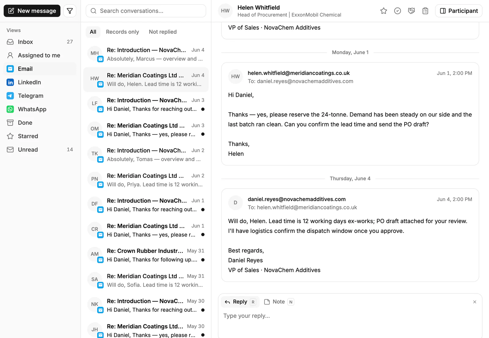 Der gemeinsame Posteingang mit geöffnetem E-Mail-Thread, in dem ein Einkaufsleiter einen Auftrag über 24 Tonnen bestätigt