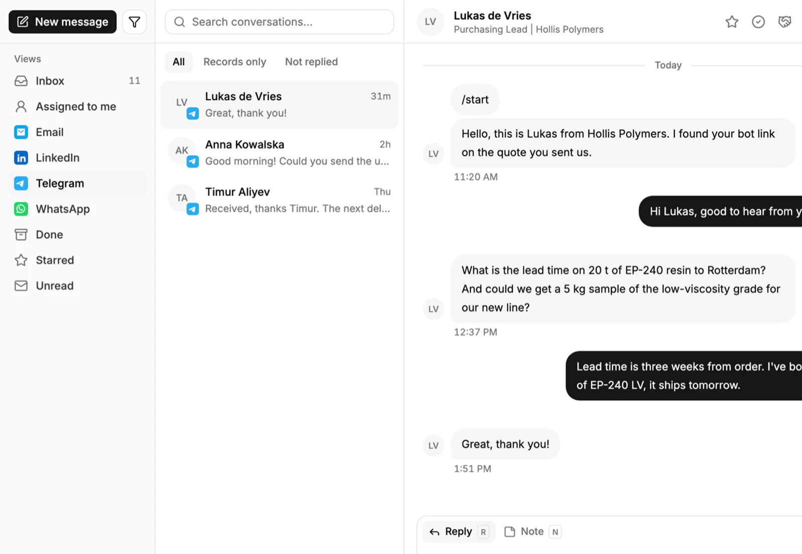 Xaridor yetkazib berish muddati va namuna haqida soʻrayotgan Telegram yozishmasi ochiq umumiy Inbox